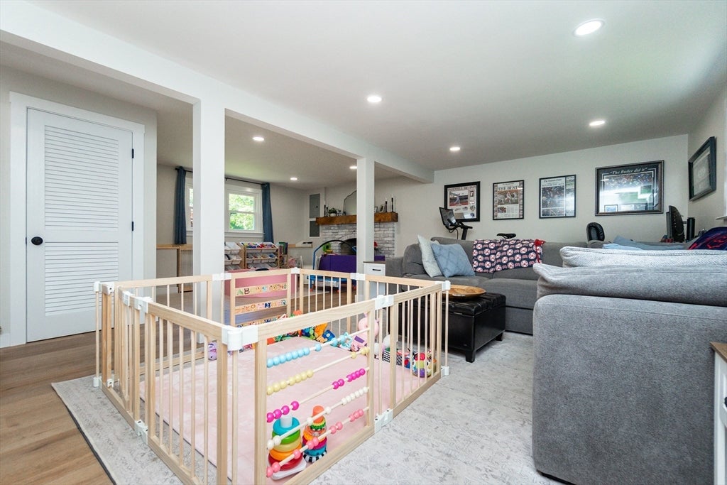 26 Sharon Pkwy, North Smithfield, RI, 26 Sharon Pkwy, North Smithfield, RI Photo #16