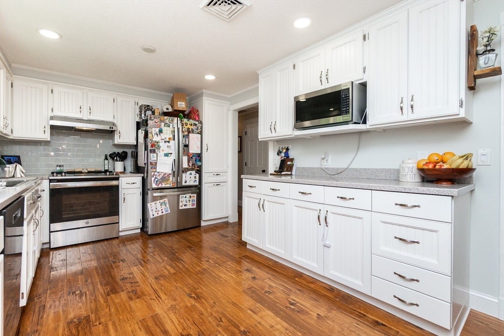 26 Sharon Pkwy