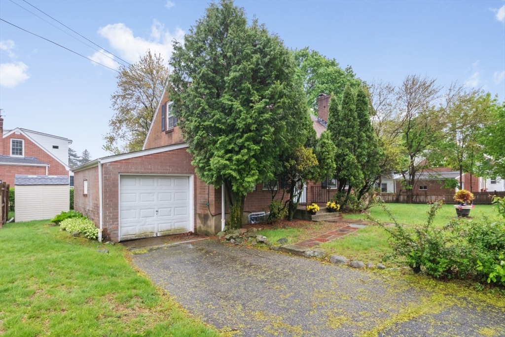 137 Russell Rd