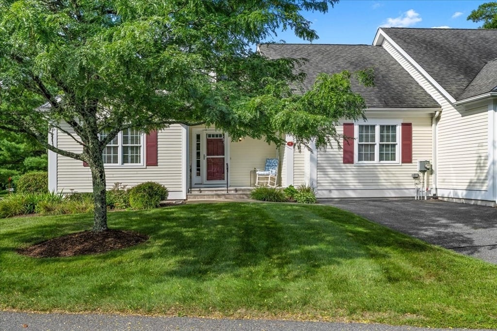 Photo of 6 Lebaron Blvd, Lakeville, MA