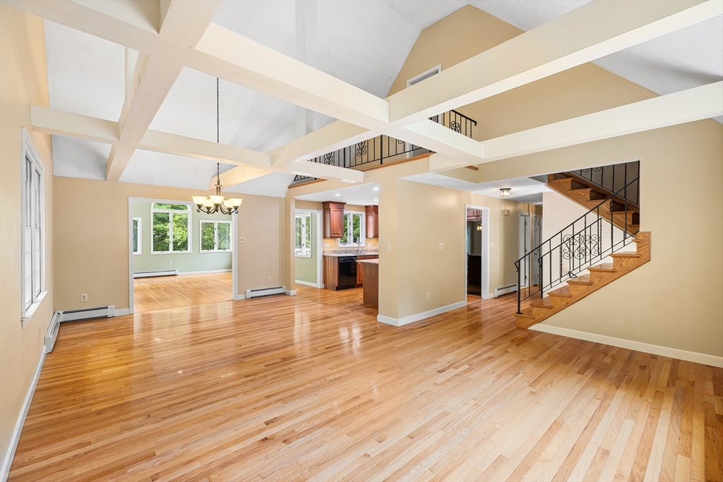 33 Dascomb Rd