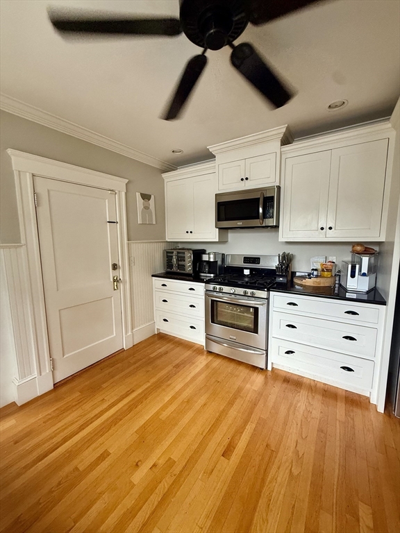 977-979 Adams