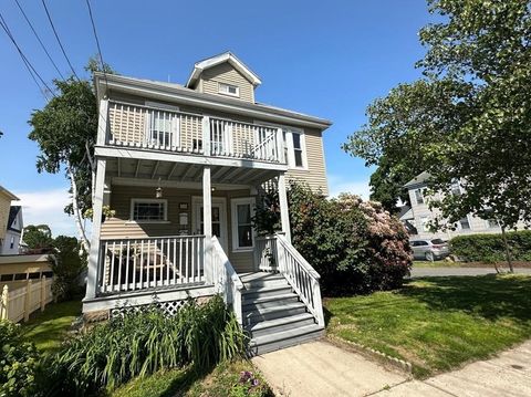 Duplex in Medford MA 43 Orchard St.jpg