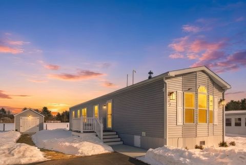 Photo of 7 1st Ave, Westfield, MA 01085 (MLS # 73478508)