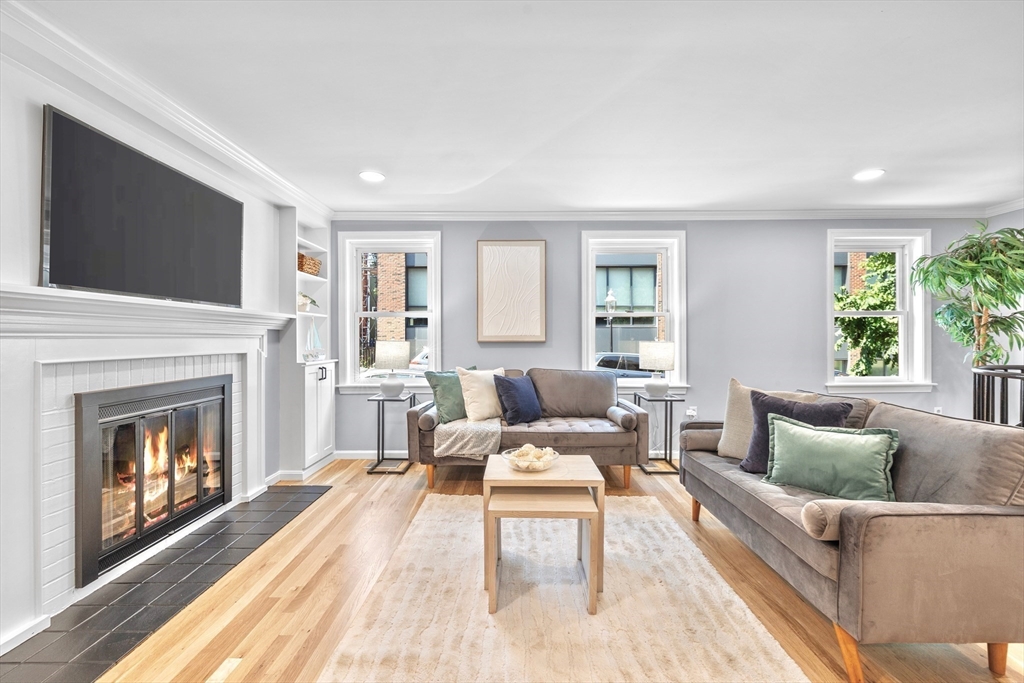 17 Henley St B