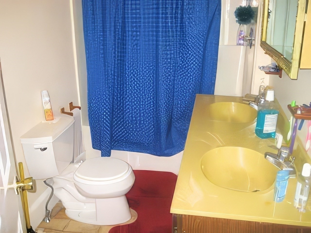 393 Washington St. 3