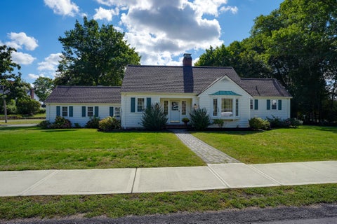 Photo of 122 Maple Street, Norwood, MA 02062 (MLS # 73580119)