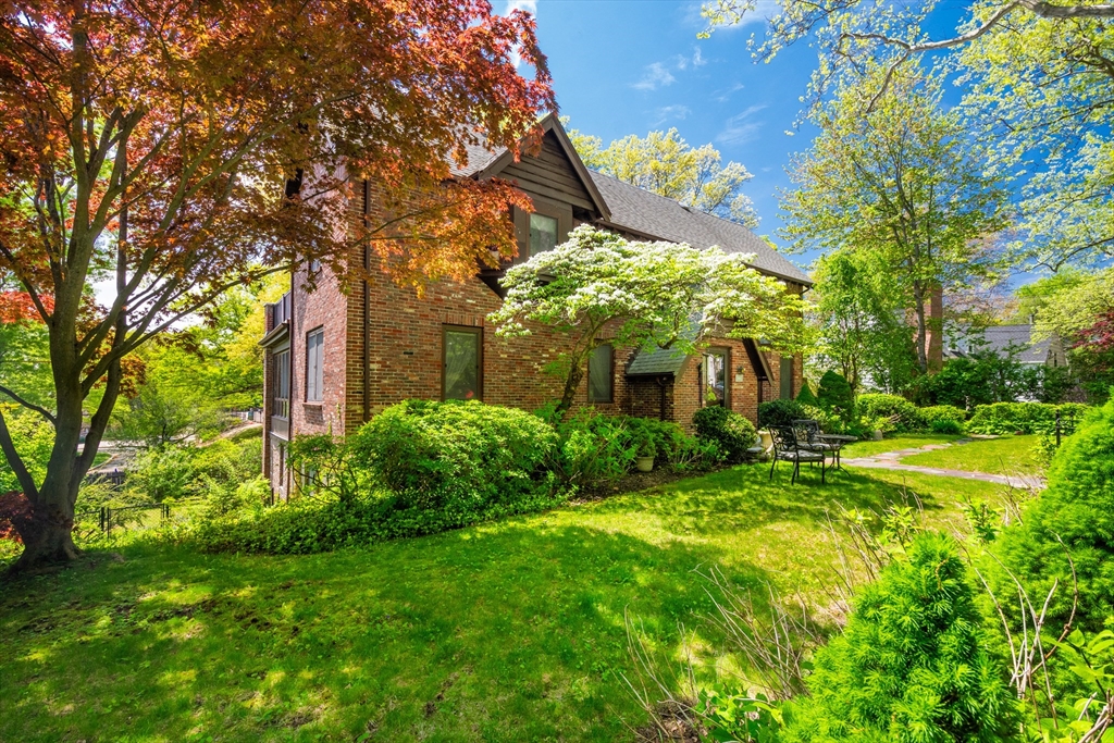 110 Wallis Rd
