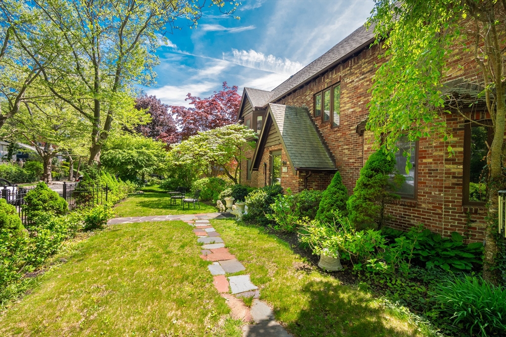 110 Wallis Rd