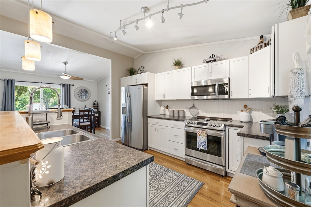 14 Valley View Way, Shirley, MA Photo #8