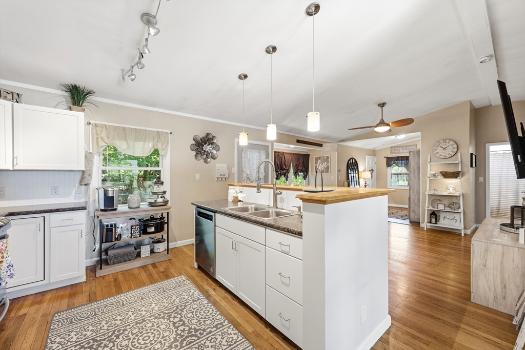 14 Valley View Way, Shirley, MA Photo #9