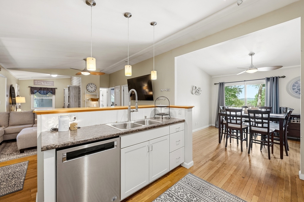 14 Valley View Way, Shirley, MA Photo #10