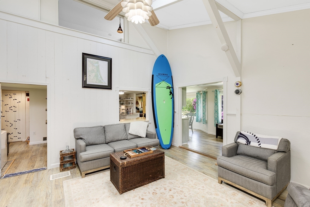 68 Cottage Rd