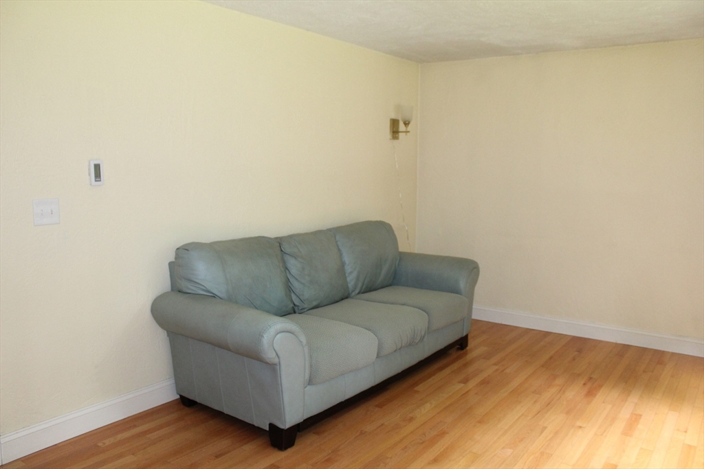 590 Dedham St 590