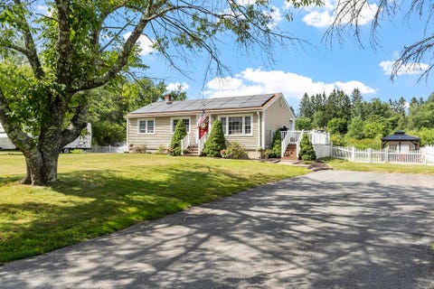 Photo of 550 Packard St, Lancaster, MA 01523 (MLS # 73558312)