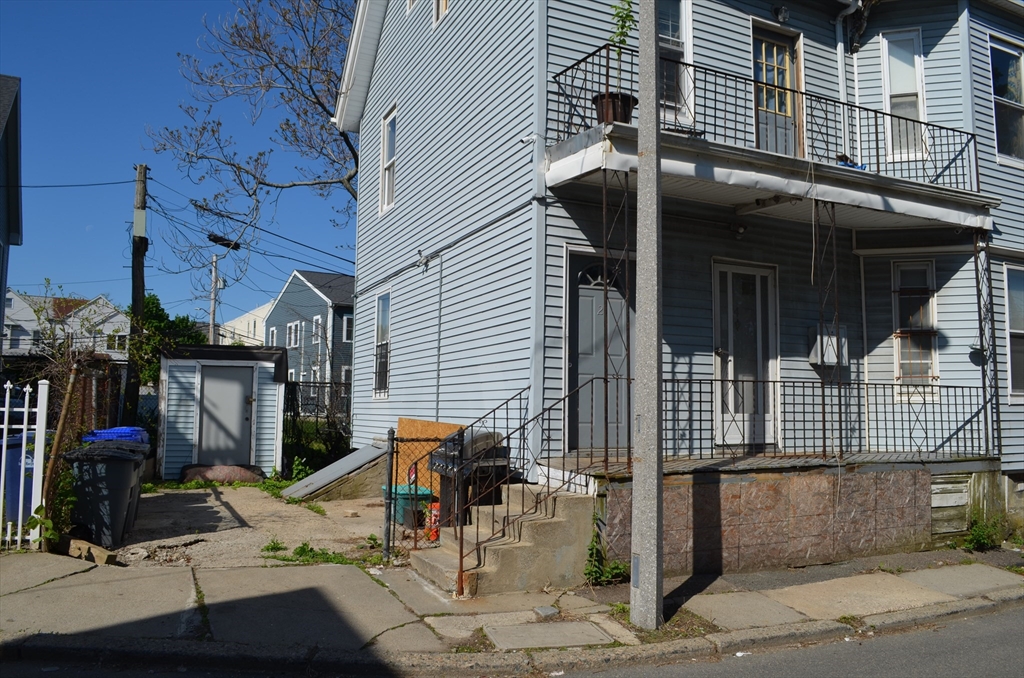 2-4 Howard Pl