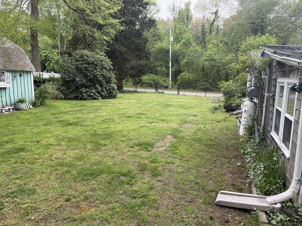59 Howlands Ln