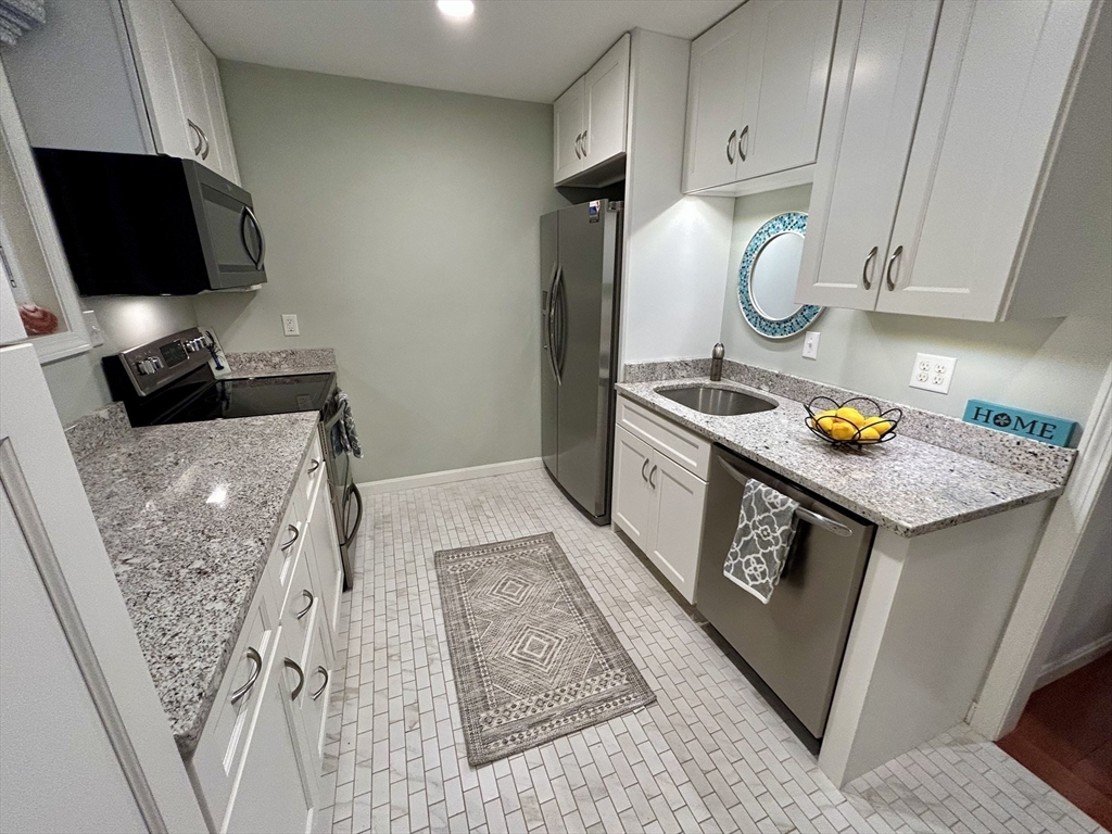 59 Route 6a Main 19-2