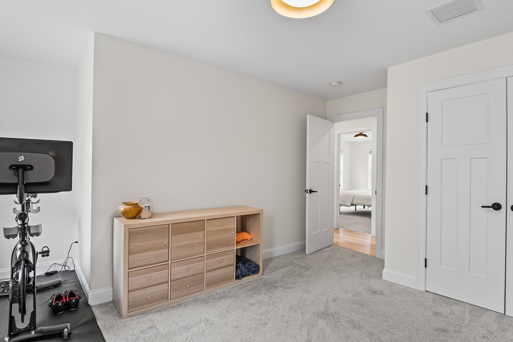 396 Elmwood Ave, Holden, MA Photo #22