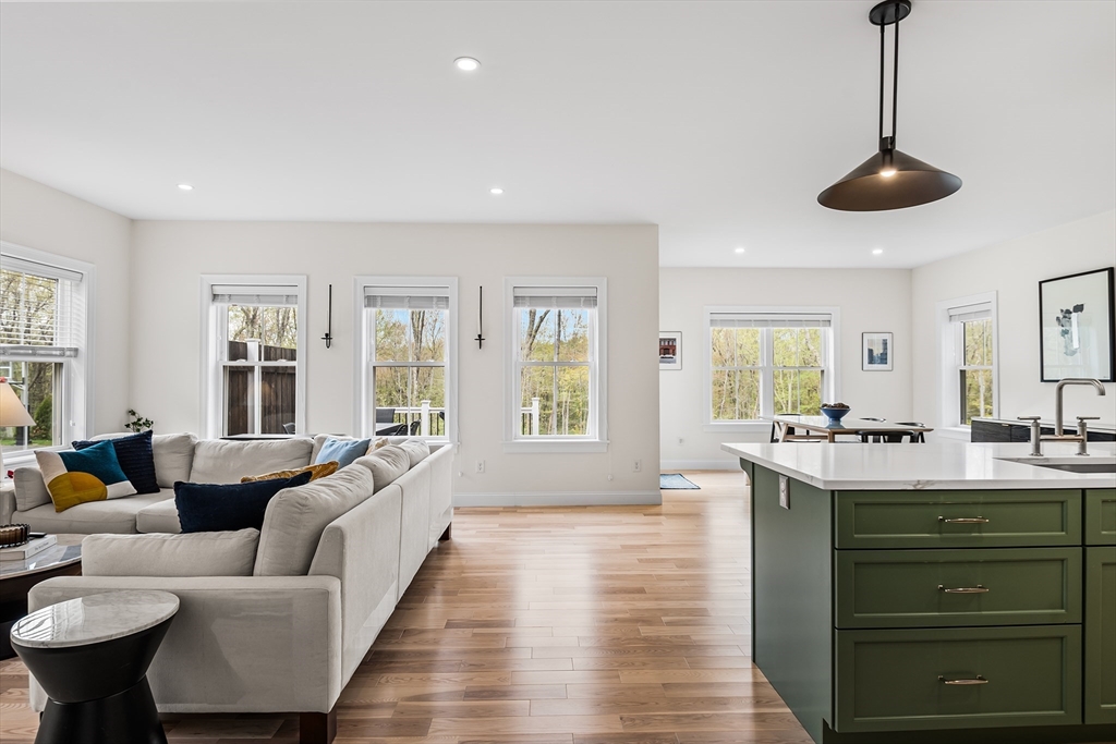 396 Elmwood Ave, Holden, MA Photo #6