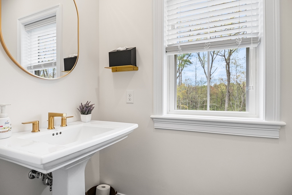 396 Elmwood Ave, Holden, MA Photo #18