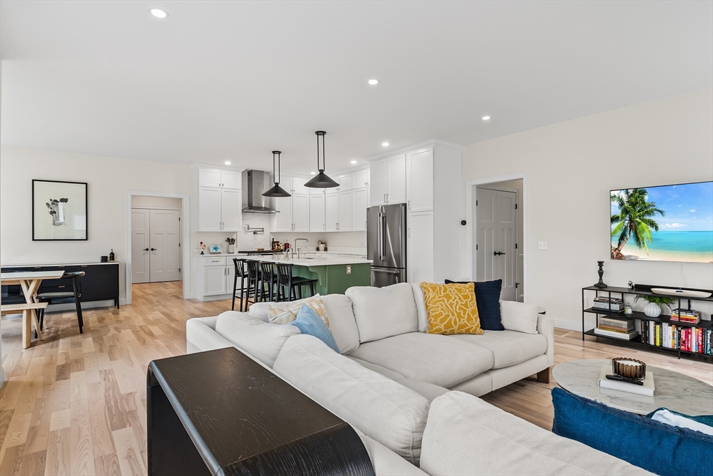 396 Elmwood Ave, Holden, MA Photo #7