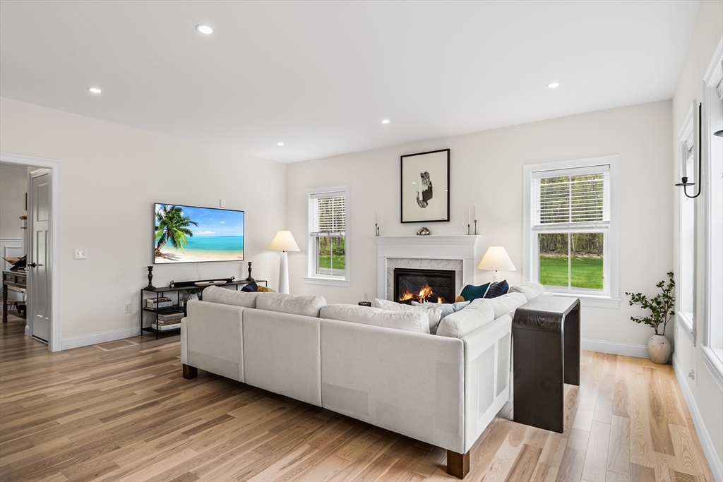 396 Elmwood Ave, Holden, MA Photo #5