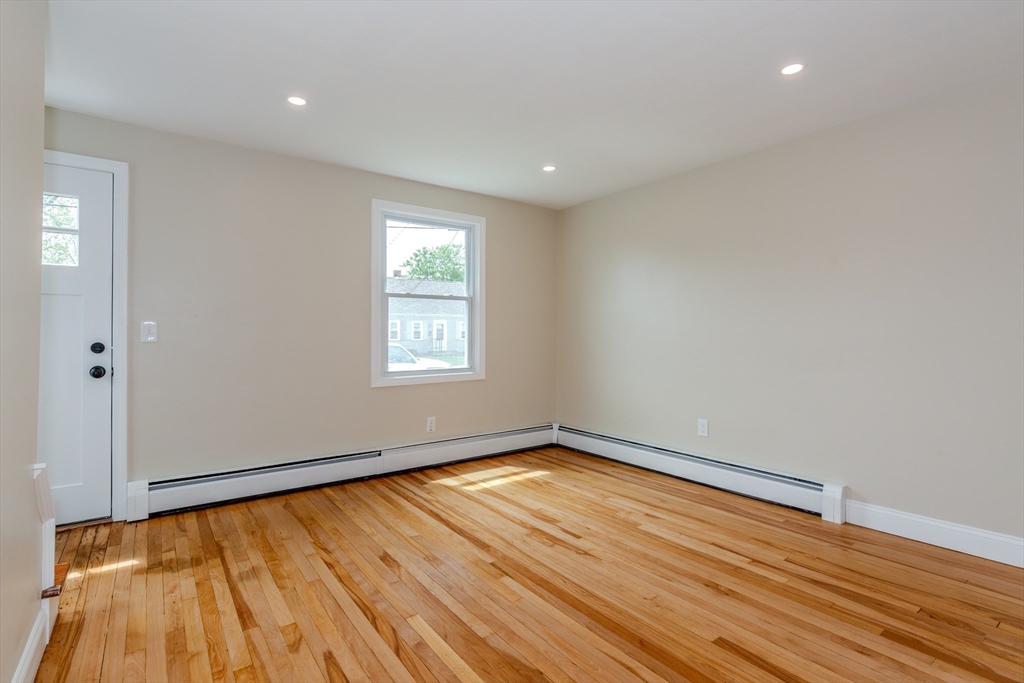 34 Wasaga Rd