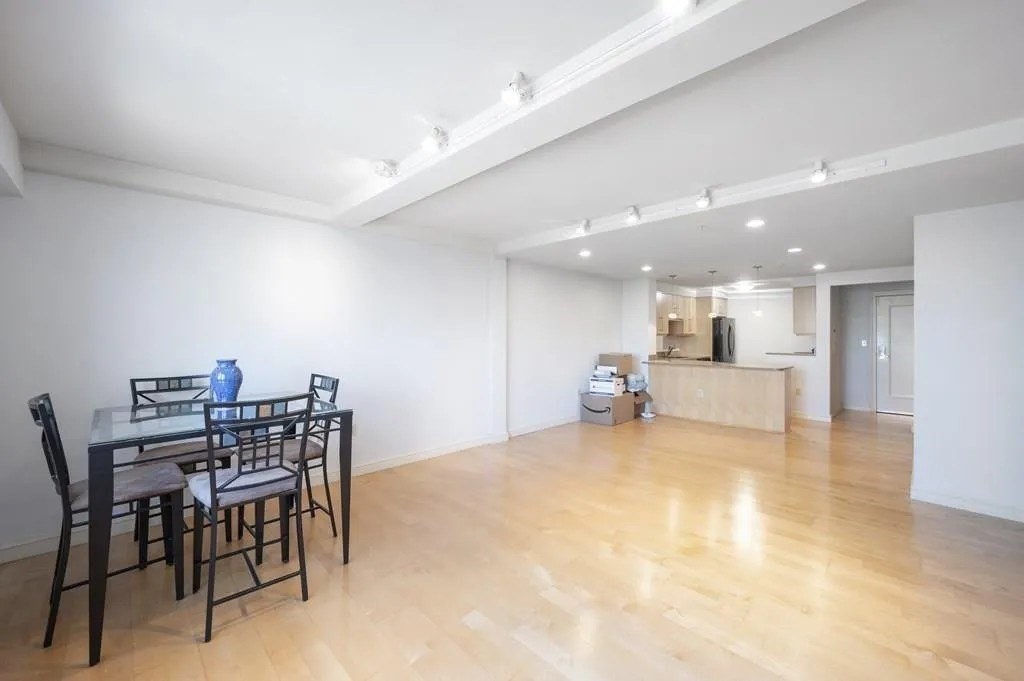 183-185 Massachusetts Ave 702