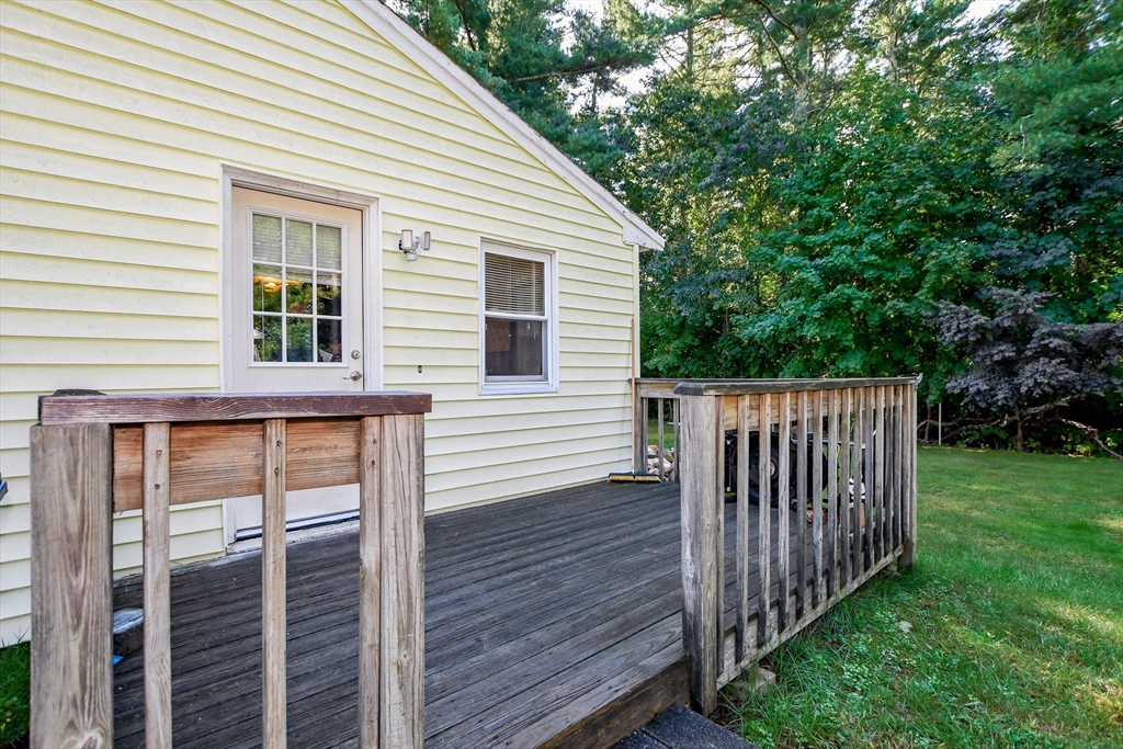 9 White Pine Ave