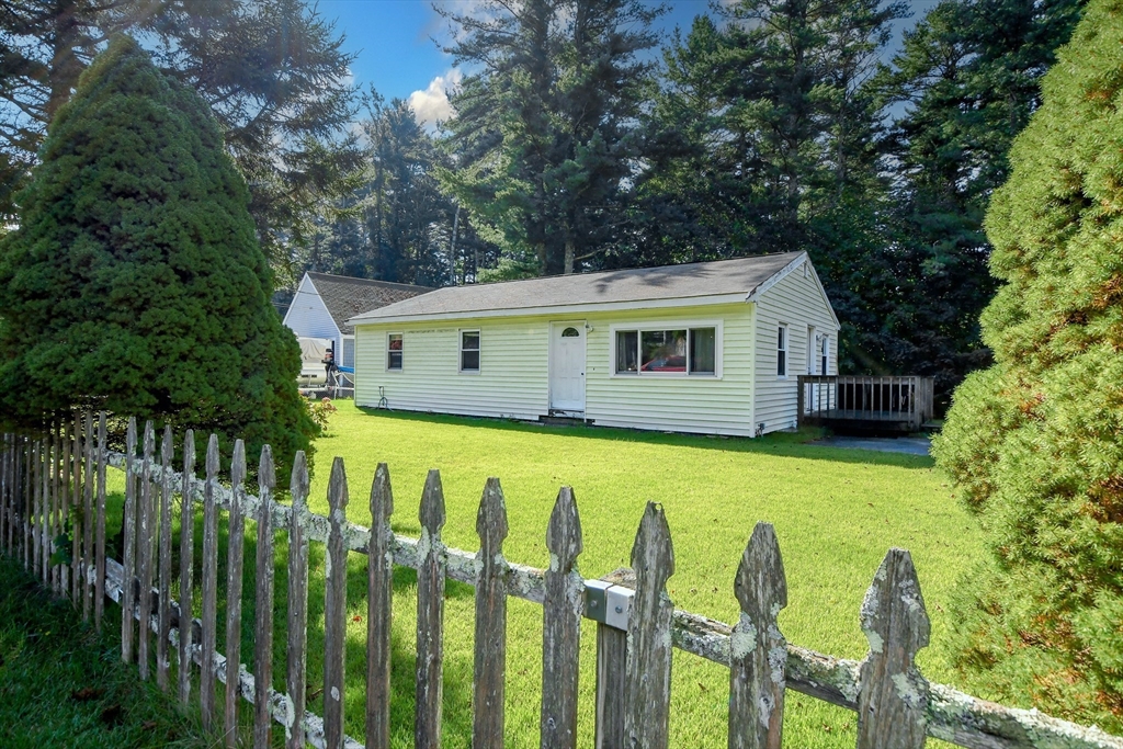 9 White Pine Ave