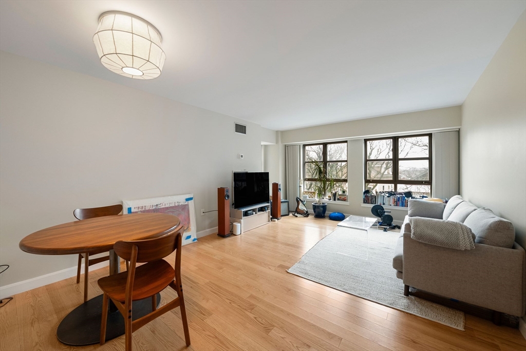 931 Massachusetts Ave 306