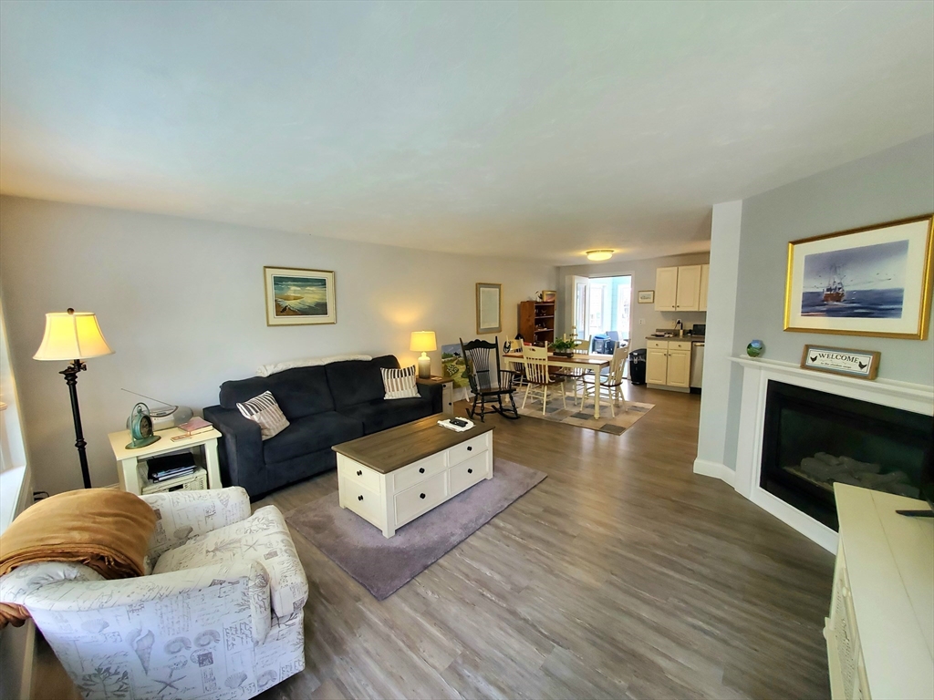 52 Thayer Street