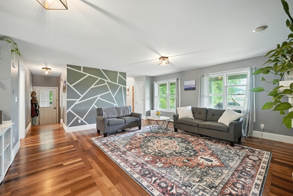 218 Greenfield Rd