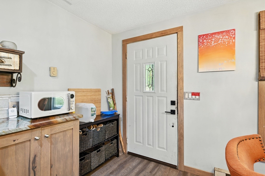 68 Stagecoach Rd