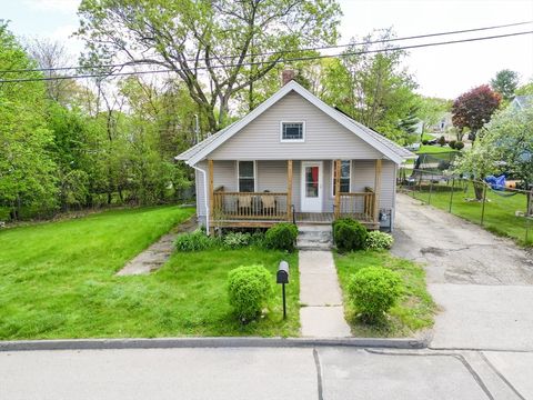 15 Corrine St Worcester MA 01604
