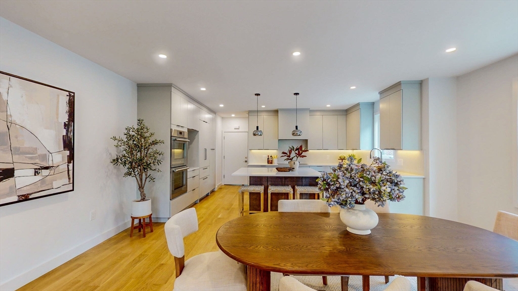 140 Columbia St 1