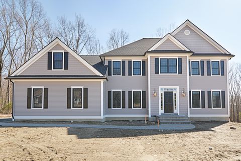 26 Bayliss Way Uxbridge MA 01569