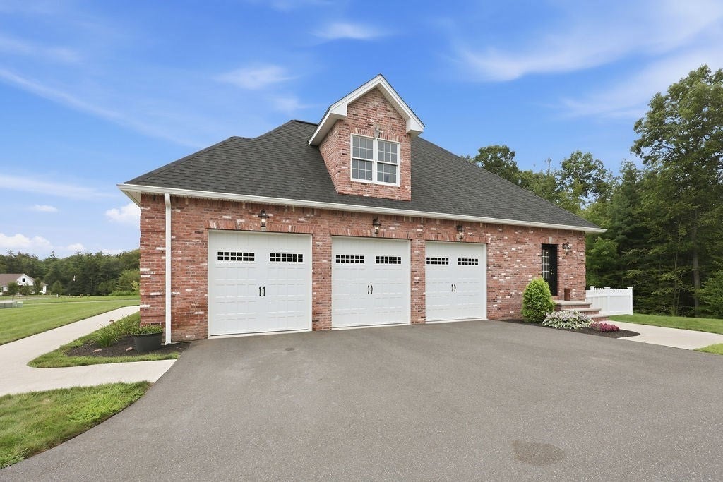 13 Bella Vista Drive