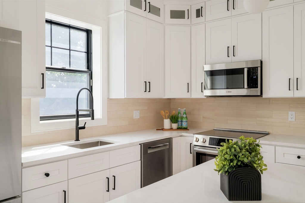 387 Norfolk St 3