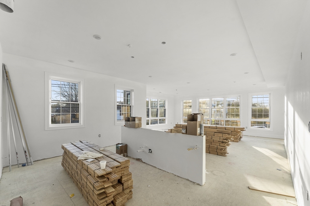 272 Lincoln St 204