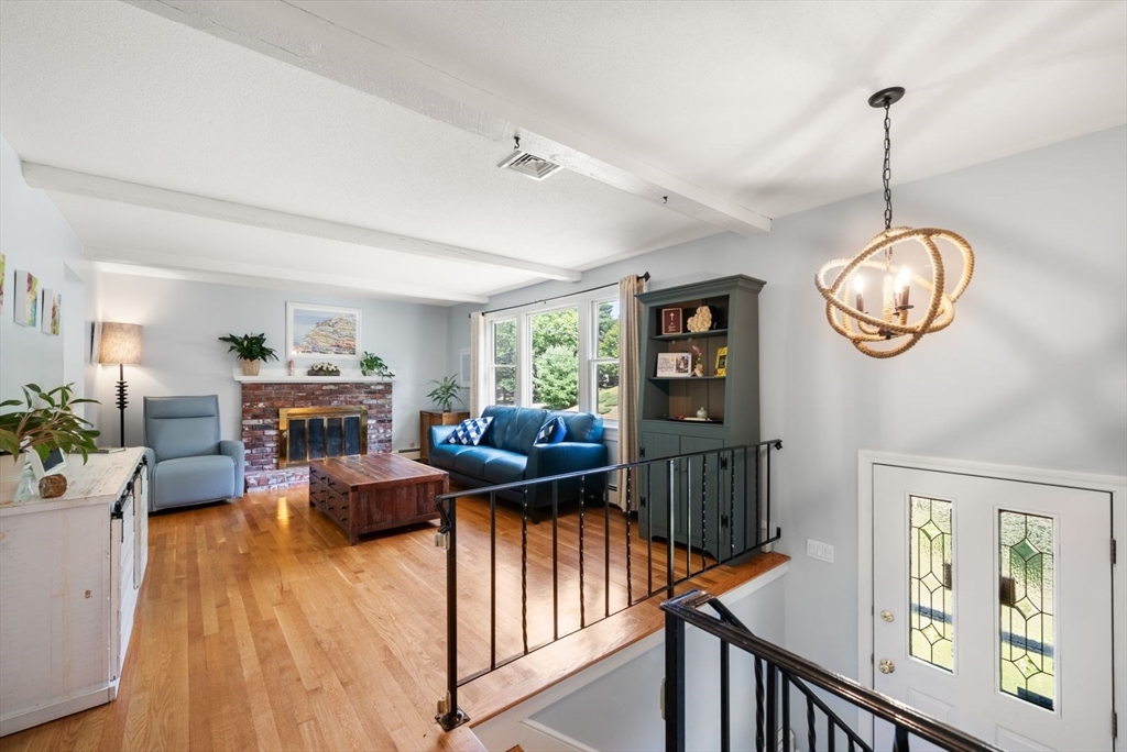 86 Maplewood Dr