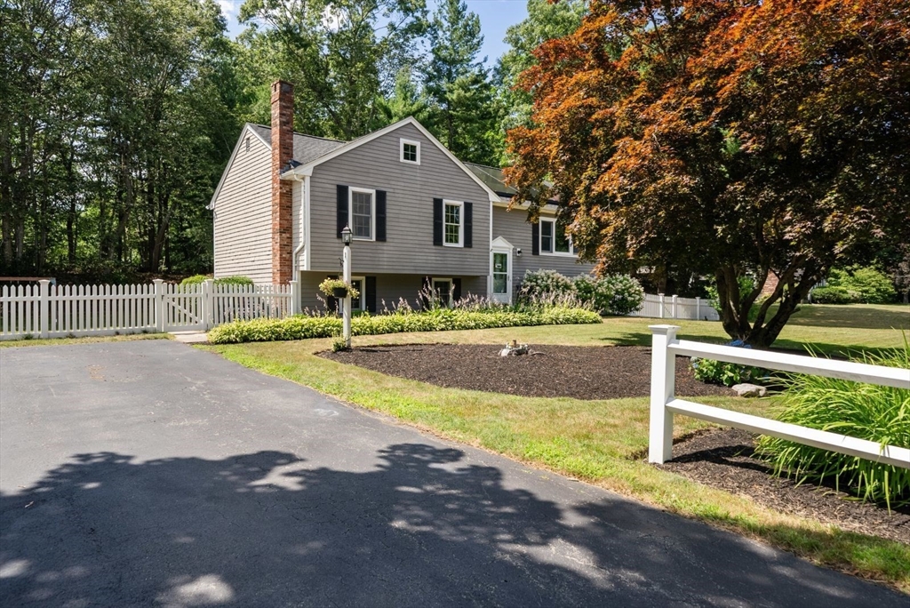 86 Maplewood Dr, Hanover, MA Photo #23