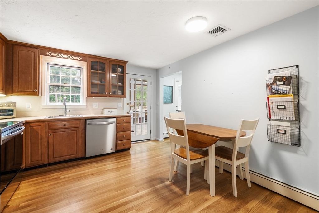 86 Maplewood Dr, Hanover, MA Photo #8