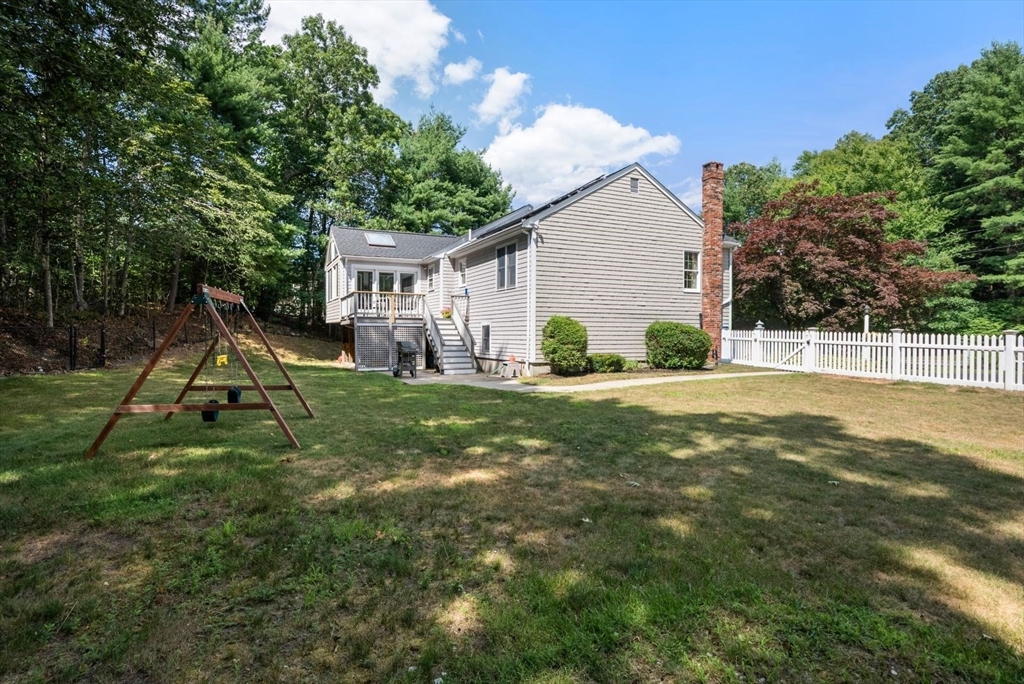 86 Maplewood Dr, Hanover, MA Photo #22