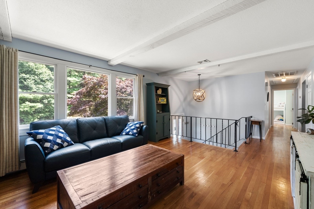 86 Maplewood Dr