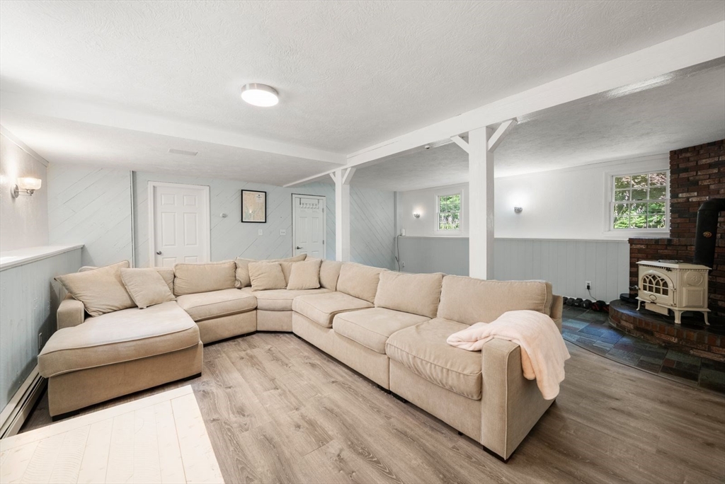 86 Maplewood Dr, Hanover, MA Photo #16