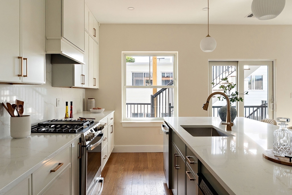 12 Geneva Street 303
