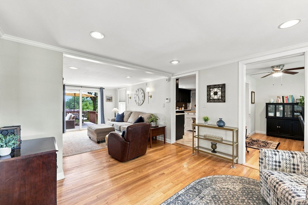 17 Savoy Ave, East Longmeadow, MA Photo #8