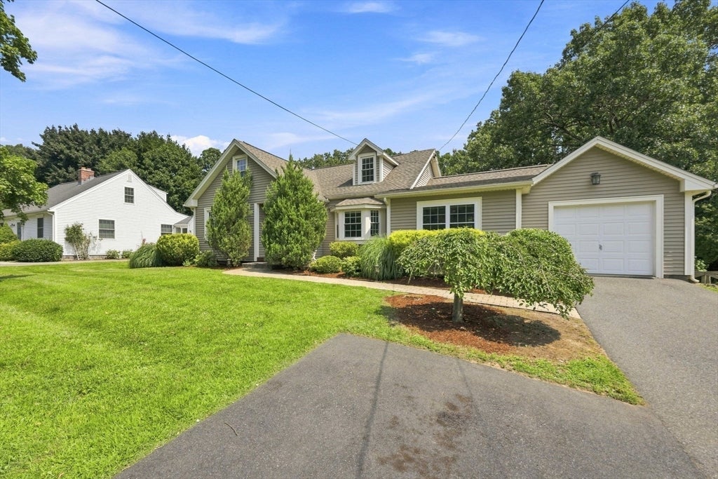 17 Savoy Ave, East Longmeadow, MA Photo #2